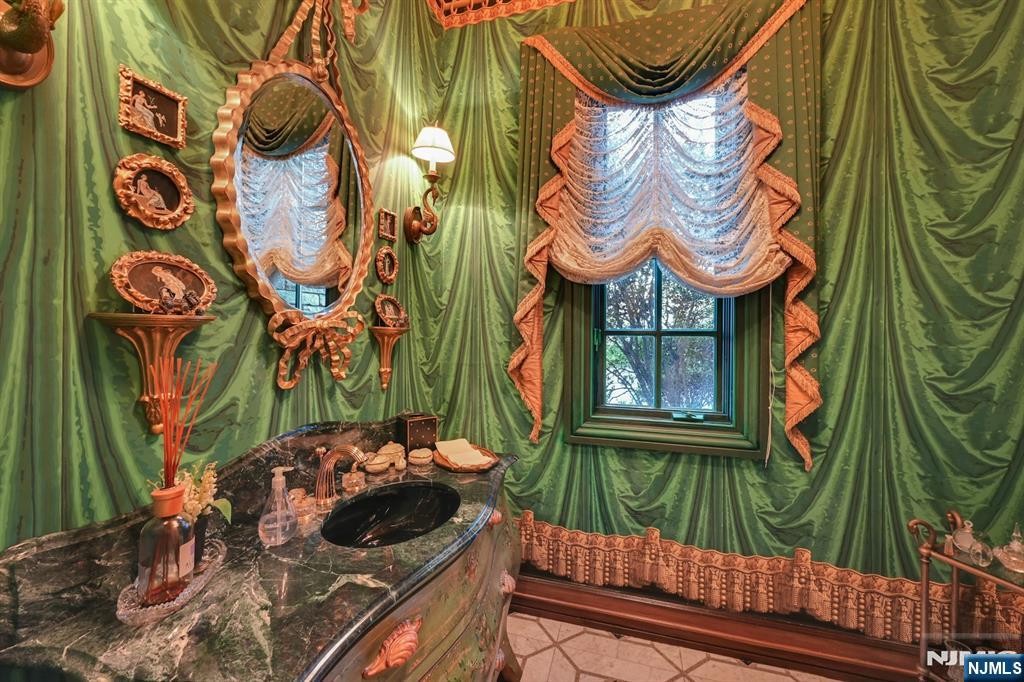 86 Fox Hedge Road Saddle River, NJ 07458 - Photo 17 of 44