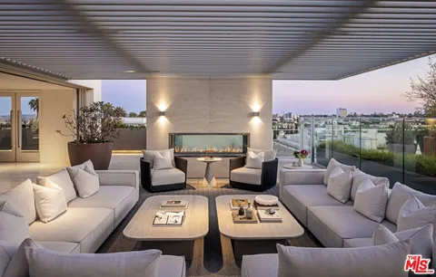 $5,995,000 | 9200 Wilshire Boulevard, Unit 202W, Beverly Hills, CA 90212