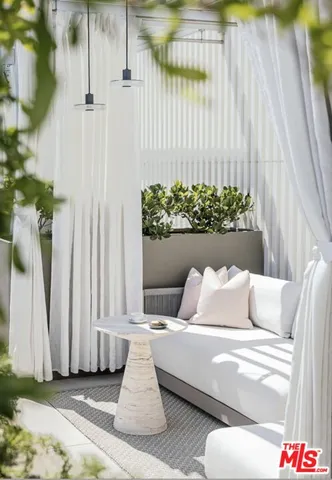 $5,995,000 | 9200 Wilshire Boulevard, Unit 202W, Beverly Hills, CA 90212