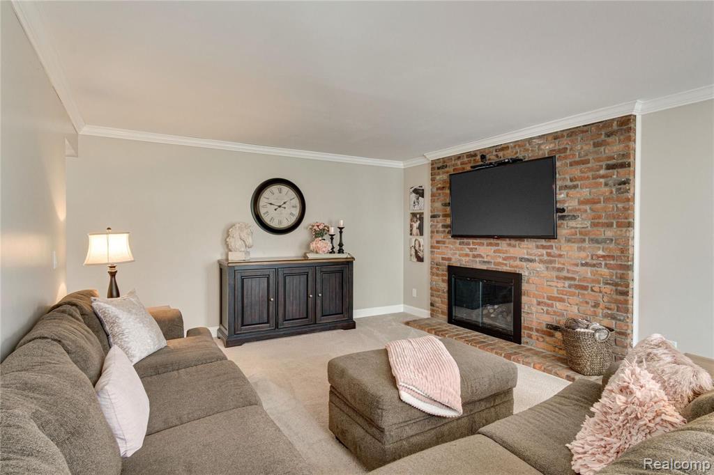5322 Owen Road Linden, MI 48451 - Photo 4 of 33