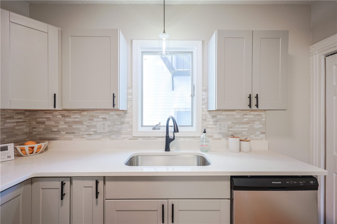 24 Pleasant Street Cumberland, RI 02864 - Photo 10 of 33