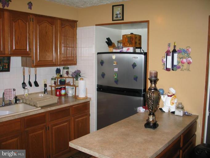 619 Markham Road Baltimore, MD 21229 - Photo 6 of 9 Kitchen #3