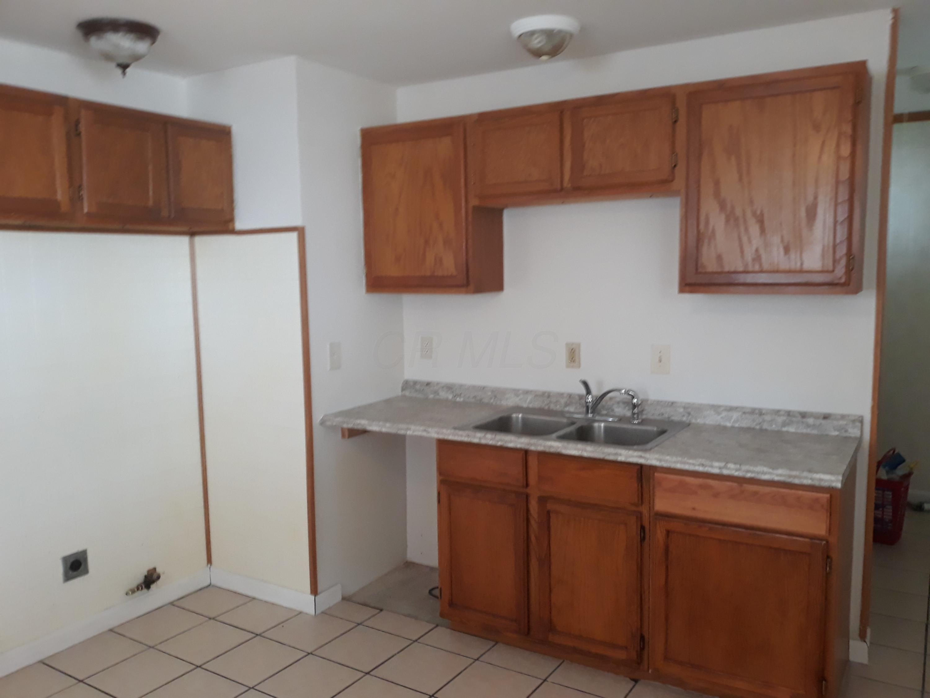 323 Hiler Road Columbus, OH 43228 - Photo 2 of 5 Gallery Image 2