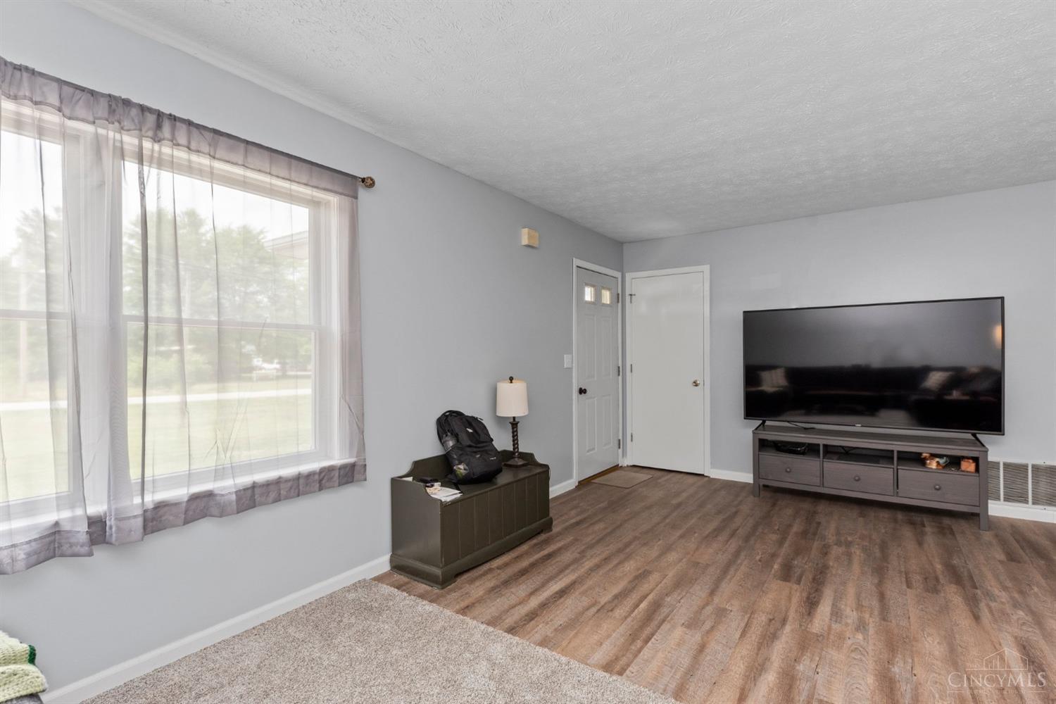 2173 Tri-County Road Winchester, OH 45697 - Photo 4 of 24