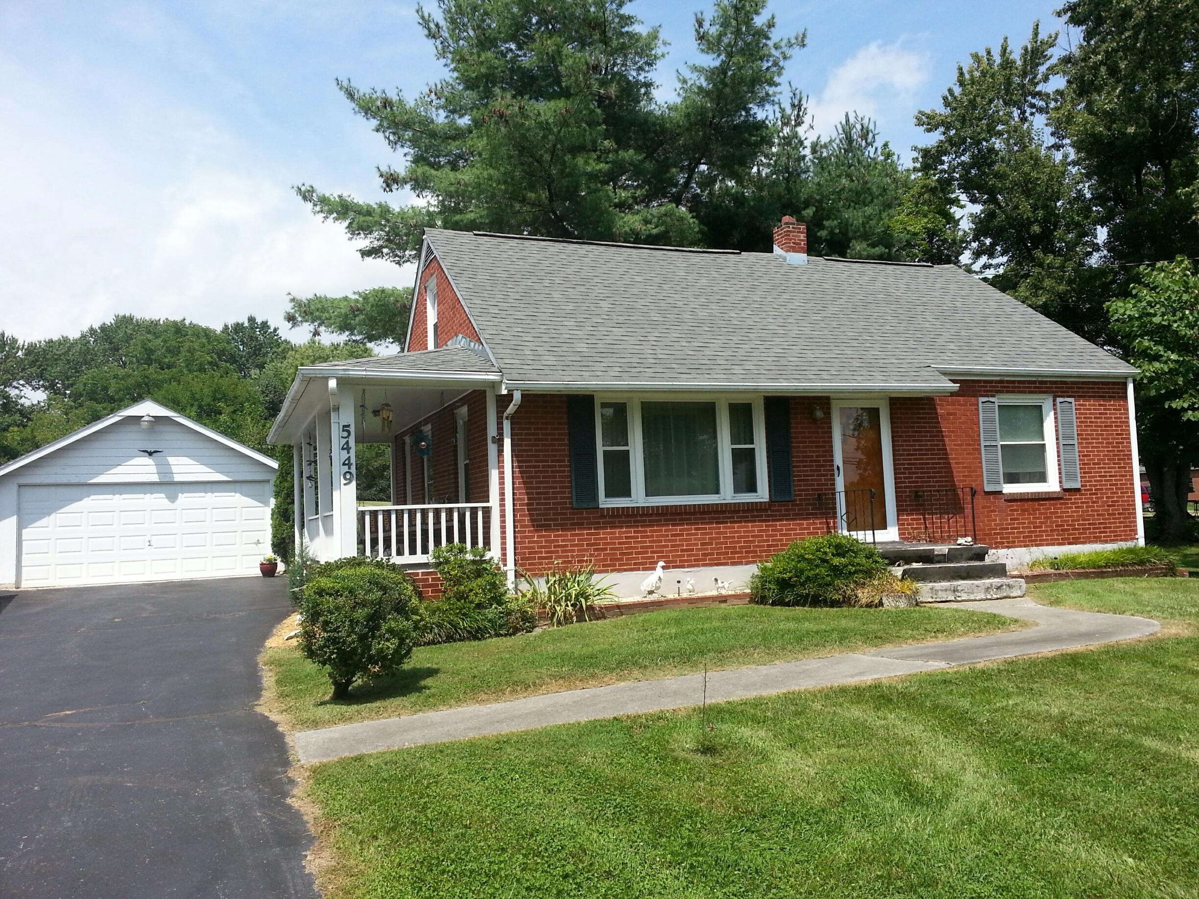 5449 Cove Road Roanoke, VA 24019 - Photo 1 of 19 Front