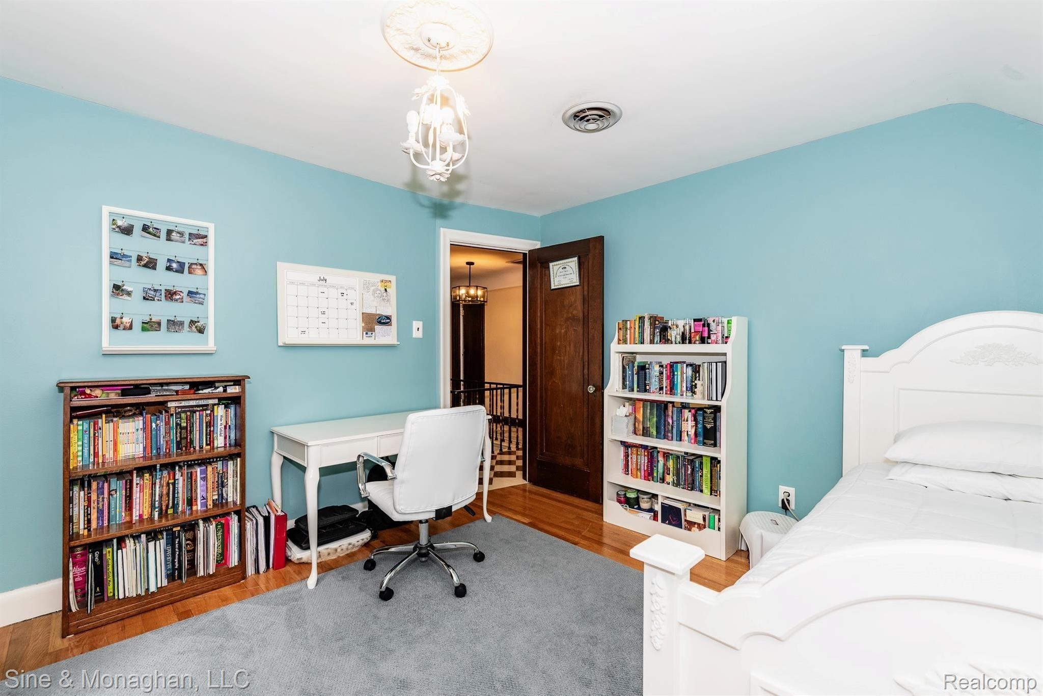 271 McMillan Road Grosse Pointe, MI 48236 - Photo 25 of 40 DSC_0084.jpg