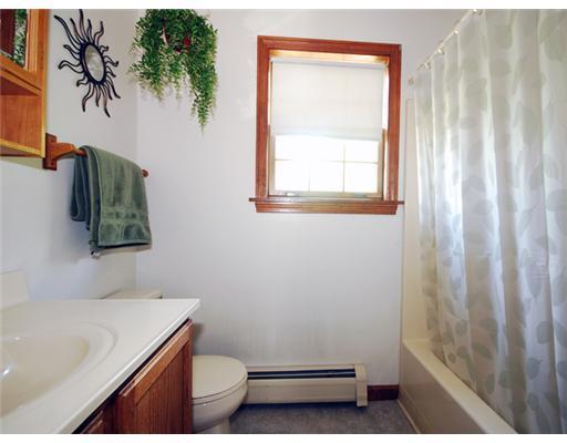 9 Cornerbrook Circle, Unit 9 Windham, ME 04062 - Photo 15 of 20 Bathroom.