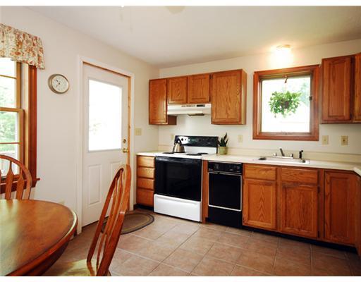 9 Cornerbrook Circle, Unit 9 Windham, ME 04062 - Photo 6 of 20 Kitchen.