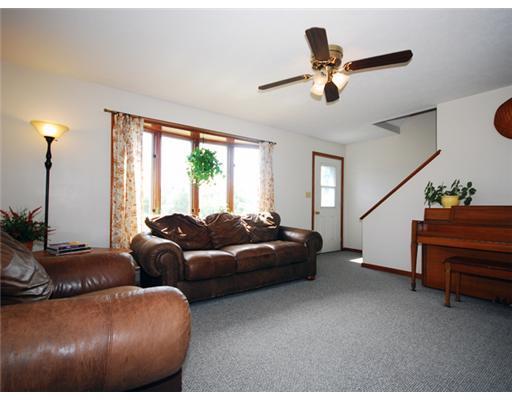 9 Cornerbrook Circle, Unit 9 Windham, ME 04062 - Photo 9 of 20 Living Room.