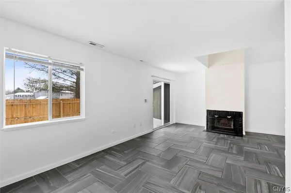 $1,800 | 3754 Helios Court, Clay, NY 13027