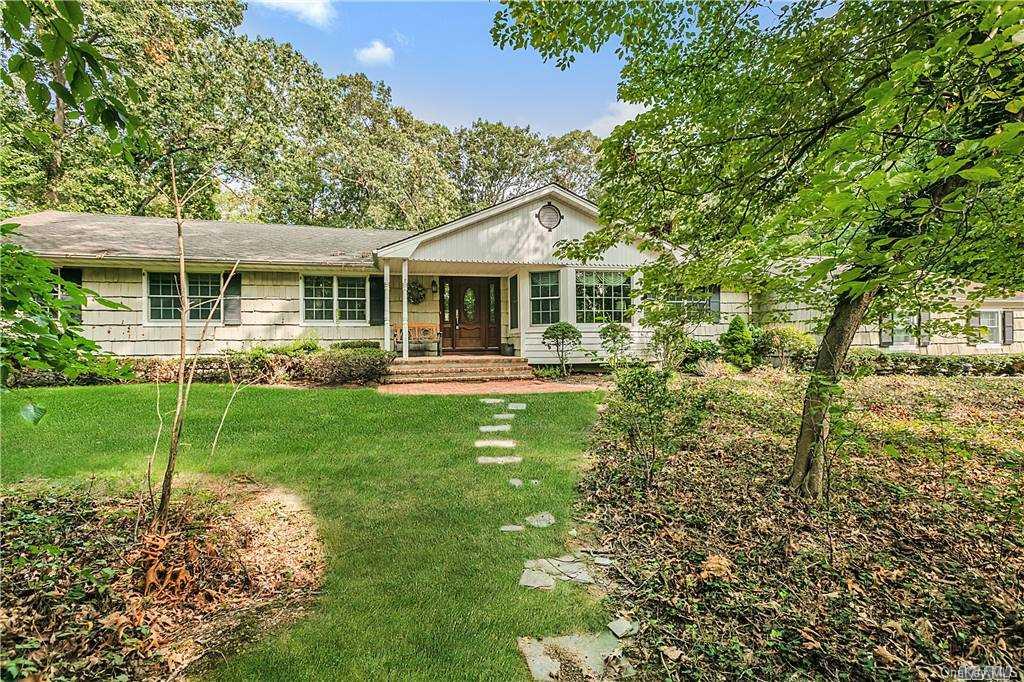 7 Red Oak Road St. James, NY 11780 - Photo 1 of 1 Exterior Front