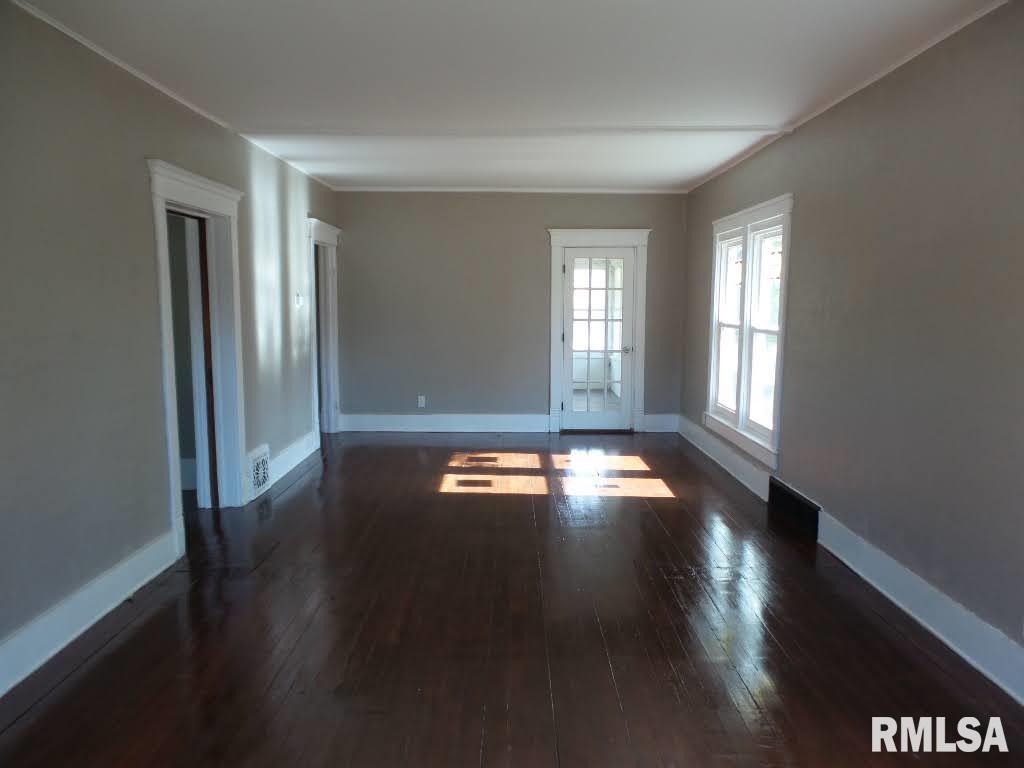 1404 North Logan Street Chillicothe, IL 61523 - Photo 15 of 47