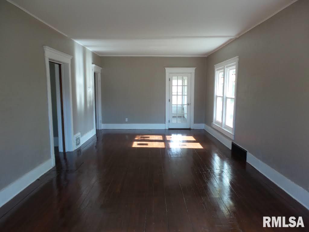 1404 North Logan Street Chillicothe, IL 61523 - Photo 17 of 47