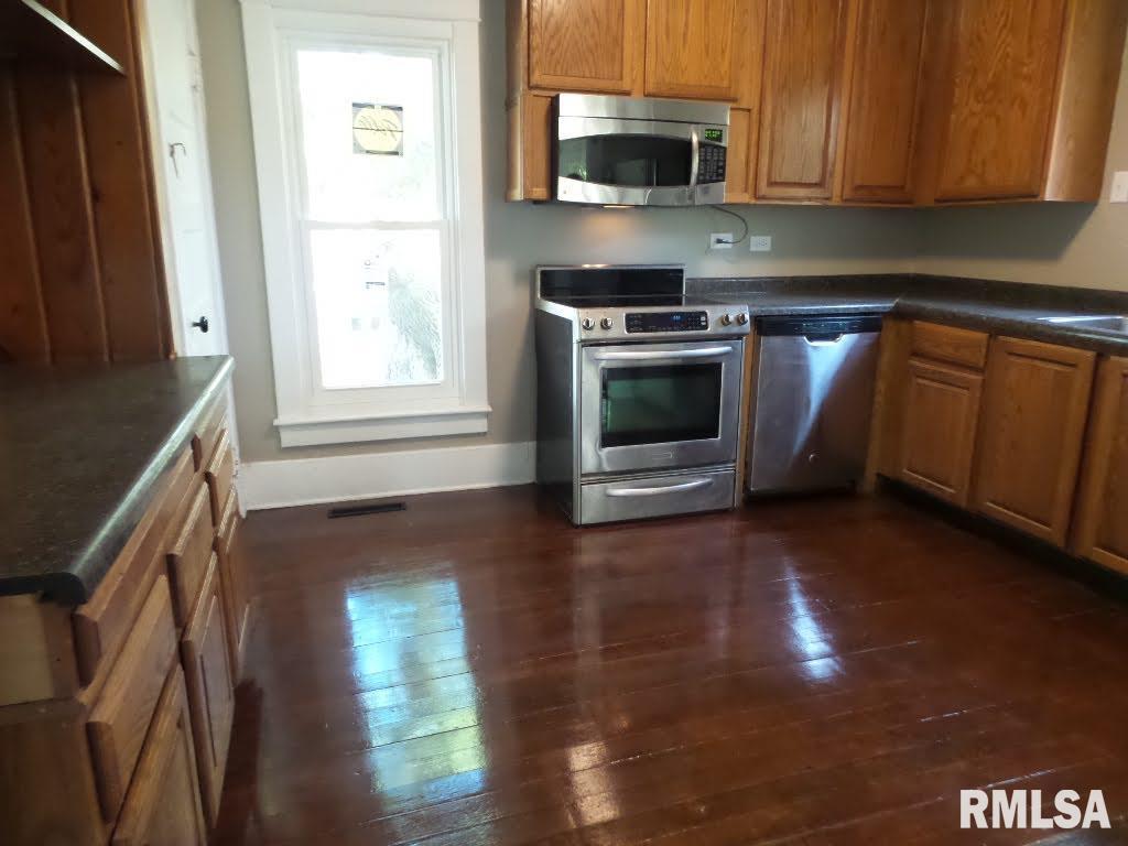 1404 North Logan Street Chillicothe, IL 61523 - Photo 23 of 47