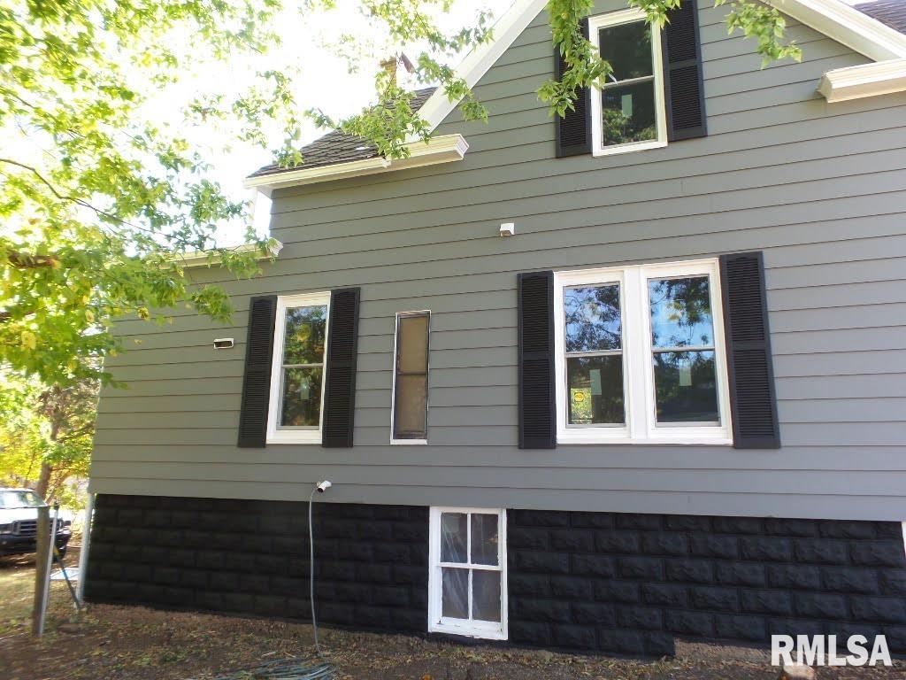 1404 North Logan Street Chillicothe, IL 61523 - Photo 8 of 47