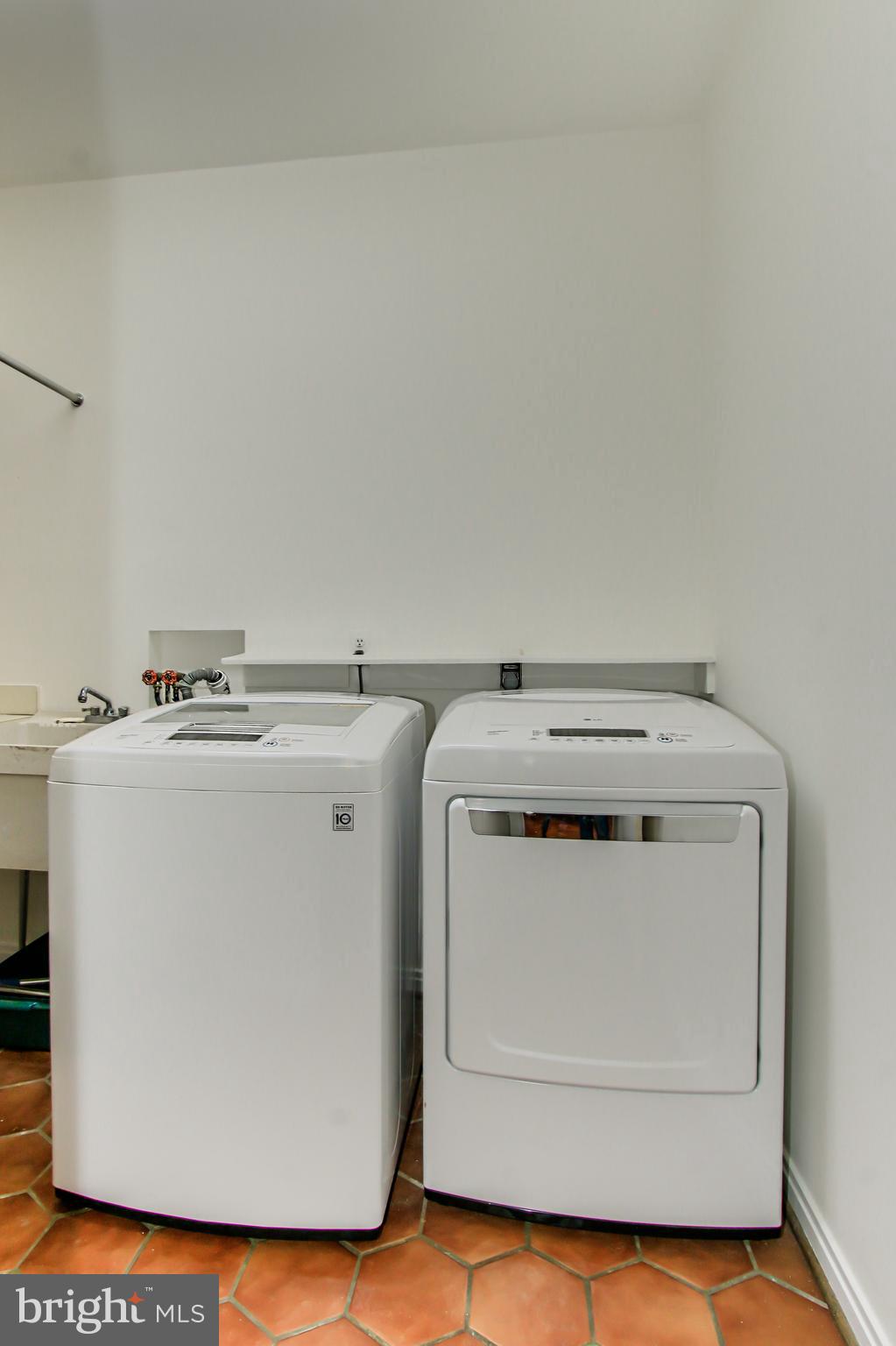 7600 Potomac Fall Road McLean, VA 22102 - Photo 15 of 29 Laundry Room