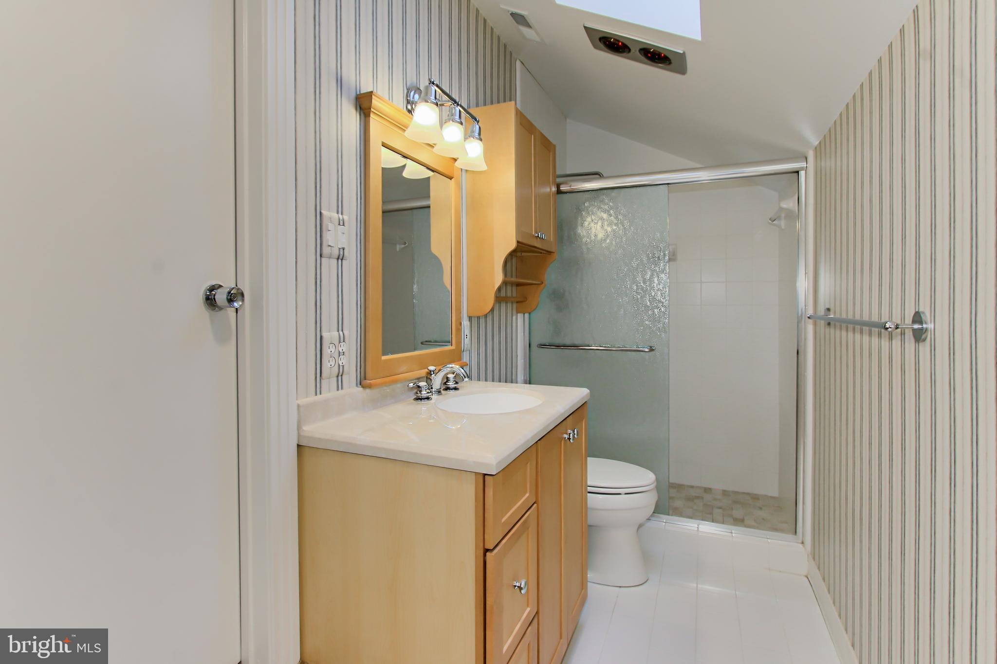 7600 Potomac Fall Road McLean, VA 22102 - Photo 18 of 29 Owner's Bathroom Two