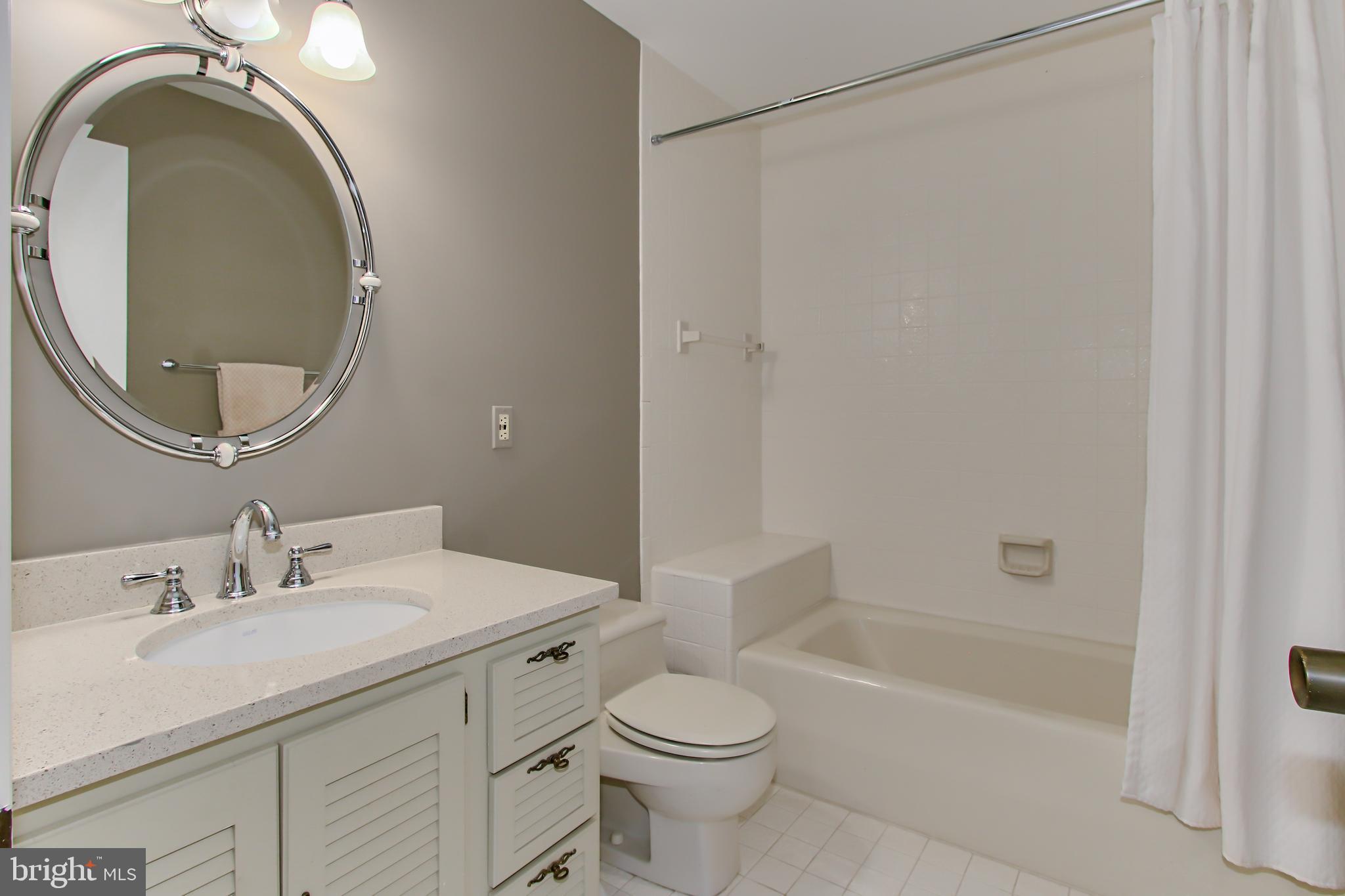 7600 Potomac Fall Road McLean, VA 22102 - Photo 20 of 29 Bedroom Two En Suite Bathroom