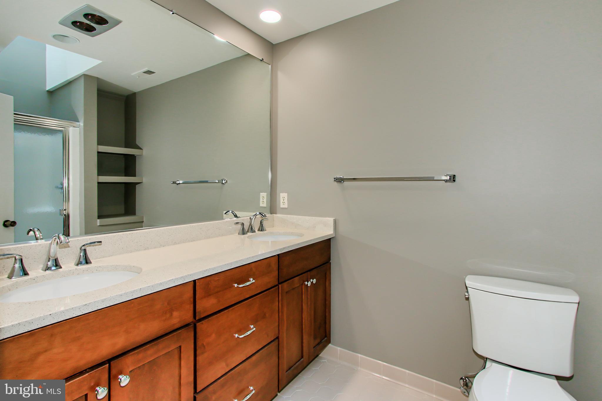 7600 Potomac Fall Road McLean, VA 22102 - Photo 22 of 29 Hall Full Bathroom