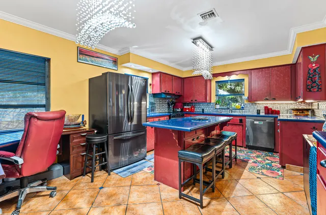 $749,000 | 1802 Lake Osborne Drive, Lake Worth Beach, FL 33461