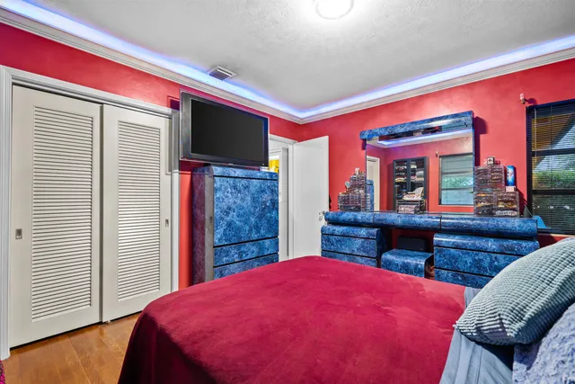 $749,000 | 1802 Lake Osborne Drive, Lake Worth Beach, FL 33461