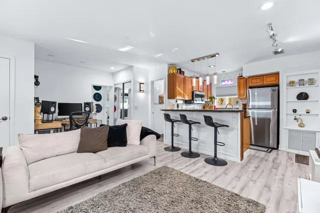 $749,000 | 1802 Lake Osborne Drive, Lake Worth Beach, FL 33461