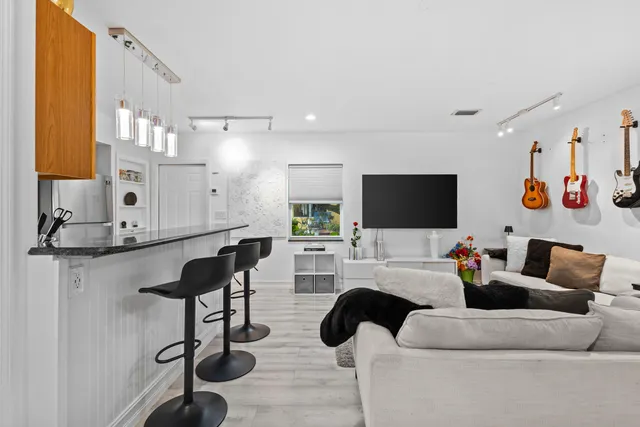 $749,000 | 1802 Lake Osborne Drive, Lake Worth Beach, FL 33461