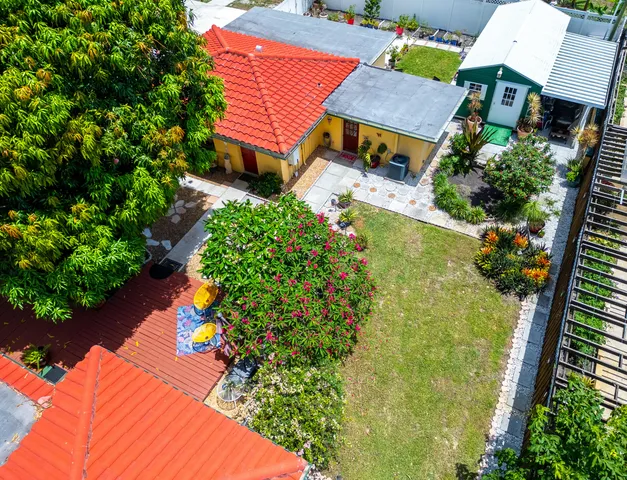 $749,000 | 1802 Lake Osborne Drive, Lake Worth Beach, FL 33461