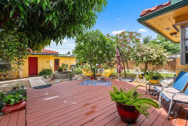 $749,000 | 1802 Lake Osborne Drive, Lake Worth Beach, FL 33461