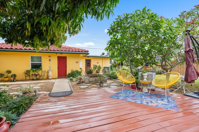 $749,000 | 1802 Lake Osborne Drive, Lake Worth Beach, FL 33461