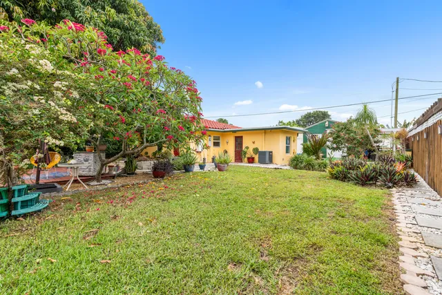 $749,000 | 1802 Lake Osborne Drive, Lake Worth Beach, FL 33461