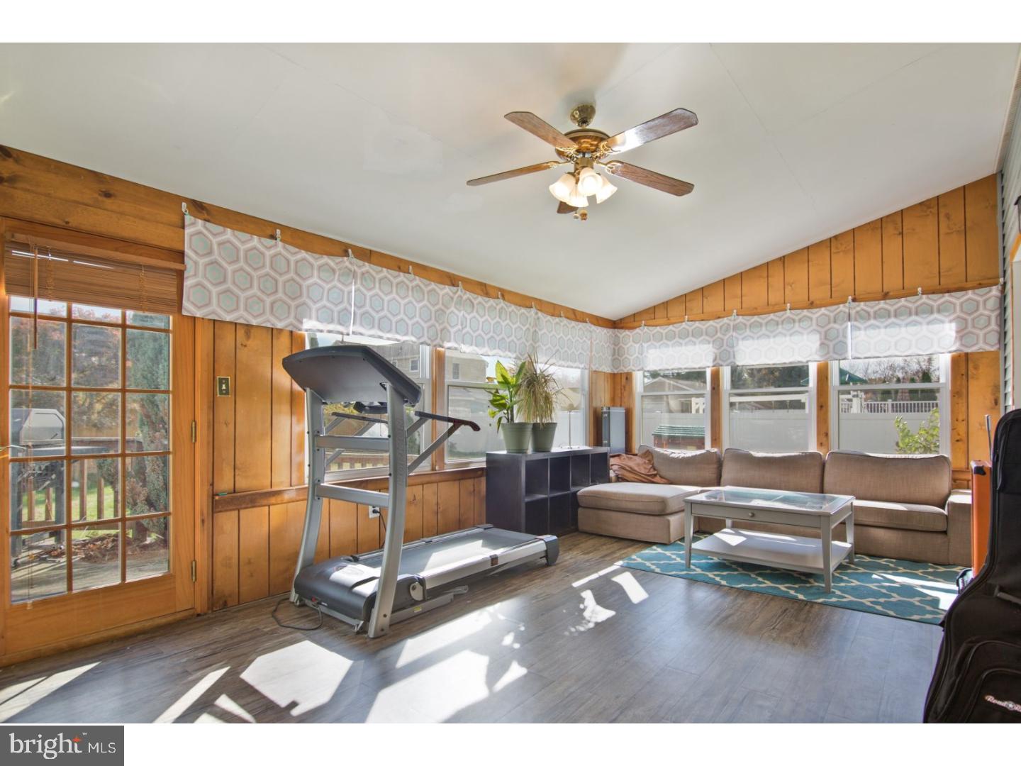 396 Doerrmann Drive Mickleton, NJ 08056 - Photo 12 of 24 Family Room