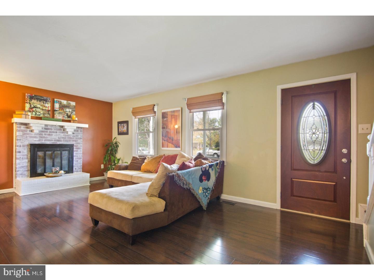 396 Doerrmann Drive Mickleton, NJ 08056 - Photo 4 of 24 Living Room