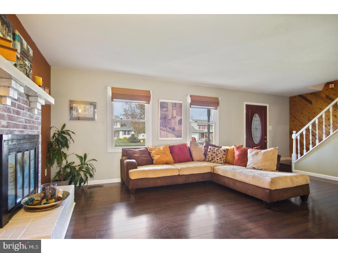 396 Doerrmann Drive Mickleton, NJ 08056 - Photo 5 of 24 Living Room