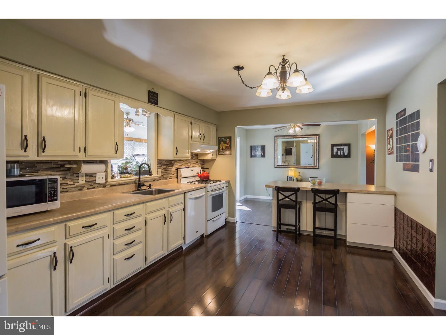 396 Doerrmann Drive Mickleton, NJ 08056 - Photo 10 of 24 Kitchen