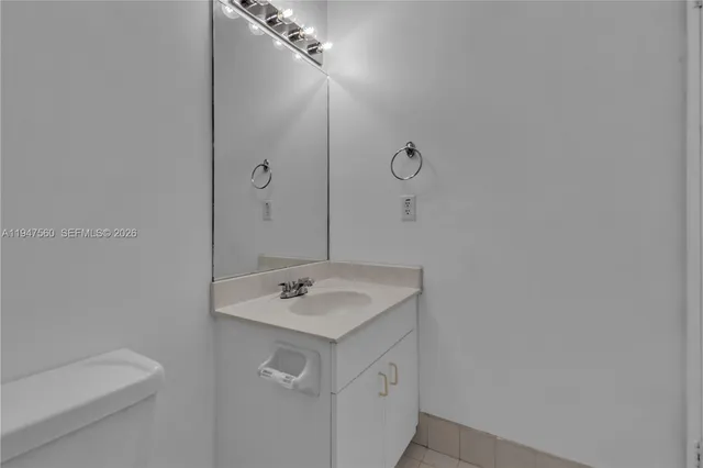 $2,950 | 9193 Fontainebleau Boulevard, Unit 209, Miami, FL 33172