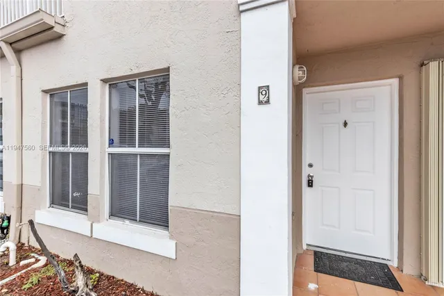 $2,950 | 9193 Fontainebleau Boulevard, Unit 209, Miami, FL 33172