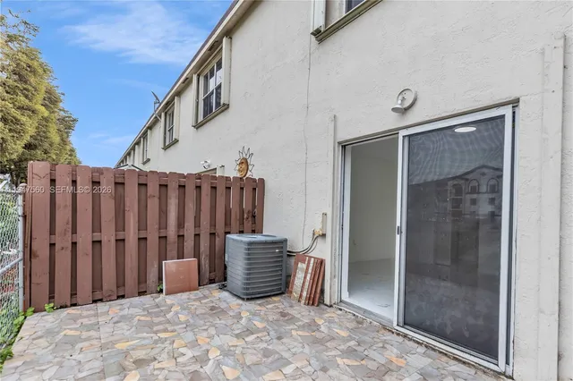 $2,950 | 9193 Fontainebleau Boulevard, Unit 209, Miami, FL 33172