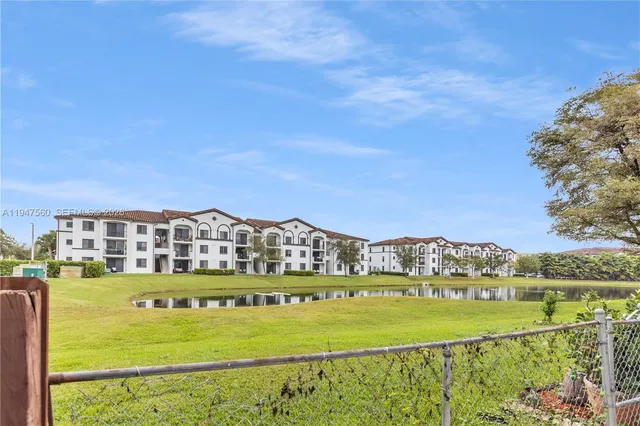 $2,950 | 9193 Fontainebleau Boulevard, Unit 209, Miami, FL 33172