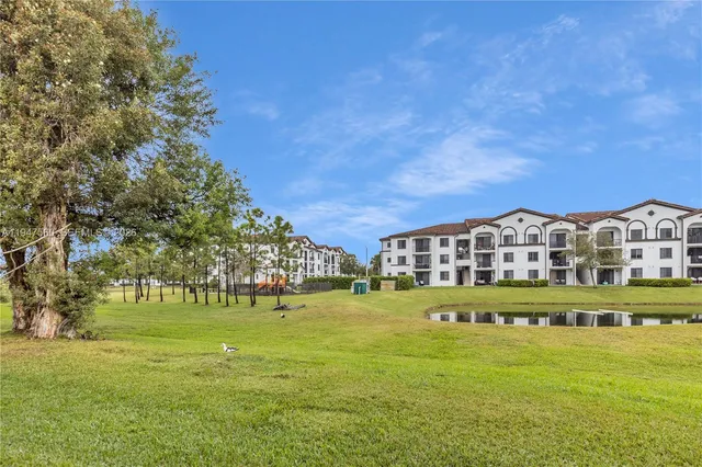 $2,950 | 9193 Fontainebleau Boulevard, Unit 209, Miami, FL 33172