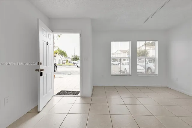 $2,950 | 9193 Fontainebleau Boulevard, Unit 209, Miami, FL 33172