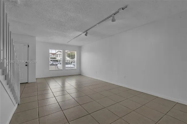 $2,950 | 9193 Fontainebleau Boulevard, Unit 209, Miami, FL 33172