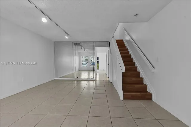 $2,950 | 9193 Fontainebleau Boulevard, Unit 209, Miami, FL 33172