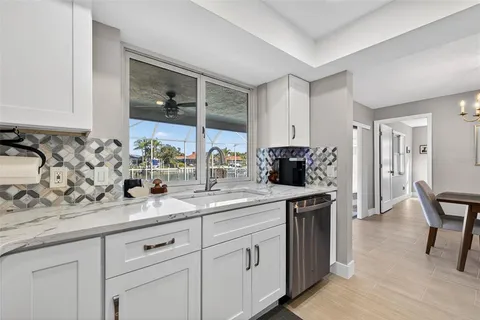 $975,000 | 3927 48th Avenue South, St. Petersburg, FL 33711