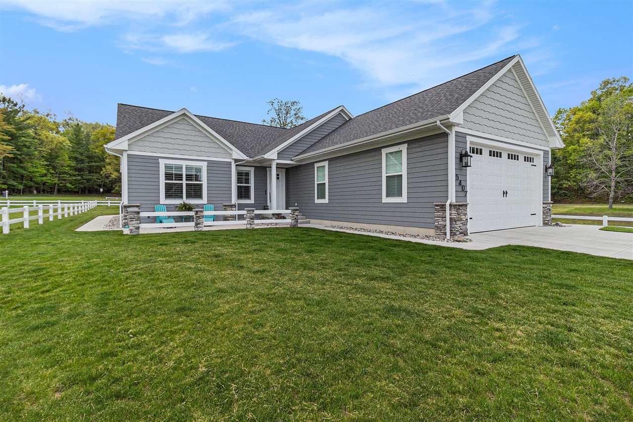 5407 Sioux Road Pentwater, MI 49449 - Photo 4 of 38