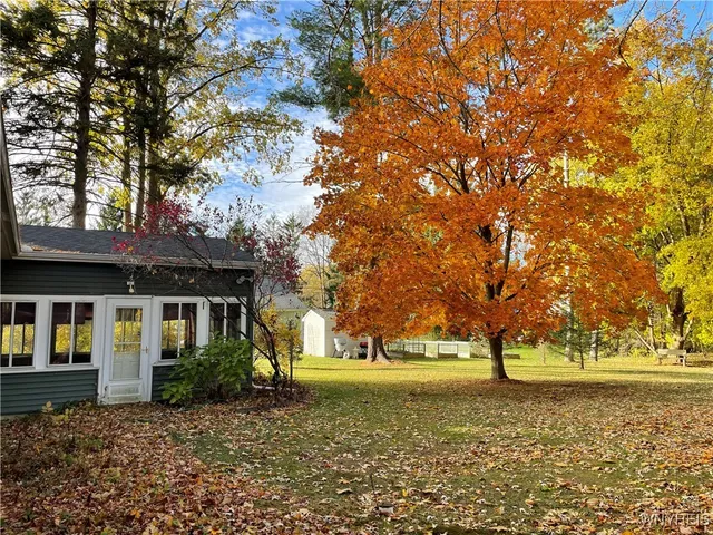 $299,900 | 2141 Billington Road, Elma, NY 14052