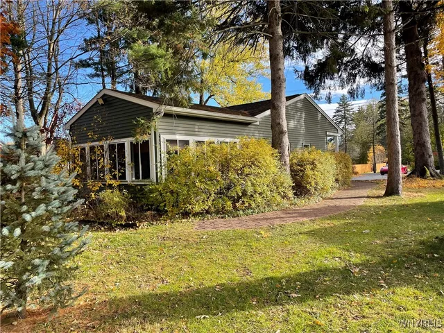 $299,900 | 2141 Billington Road, Elma, NY 14052