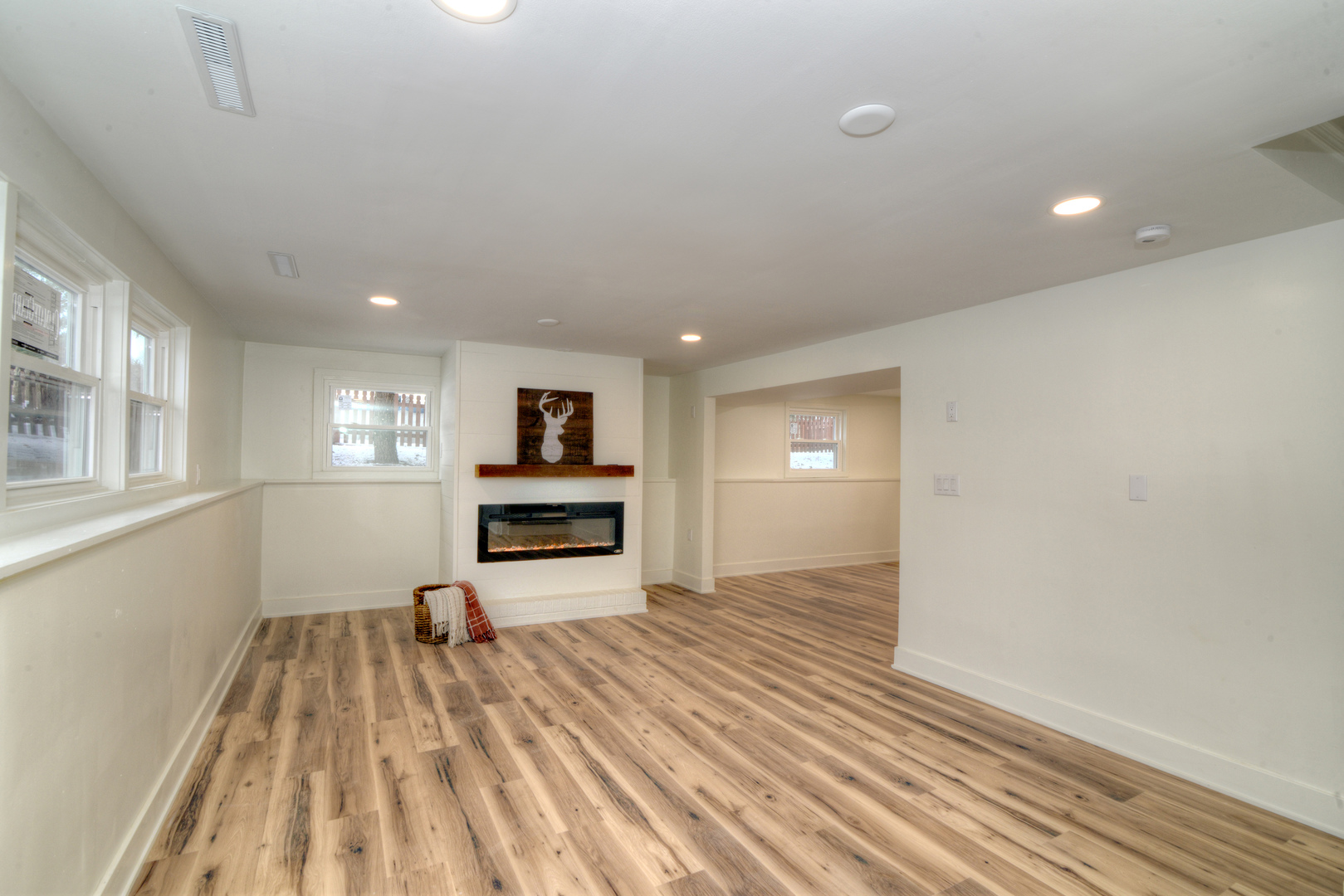 4818 Strong Road Crystal Lake, IL 60014 - Photo 15 of 31 a view of a livingroom with wooden floor