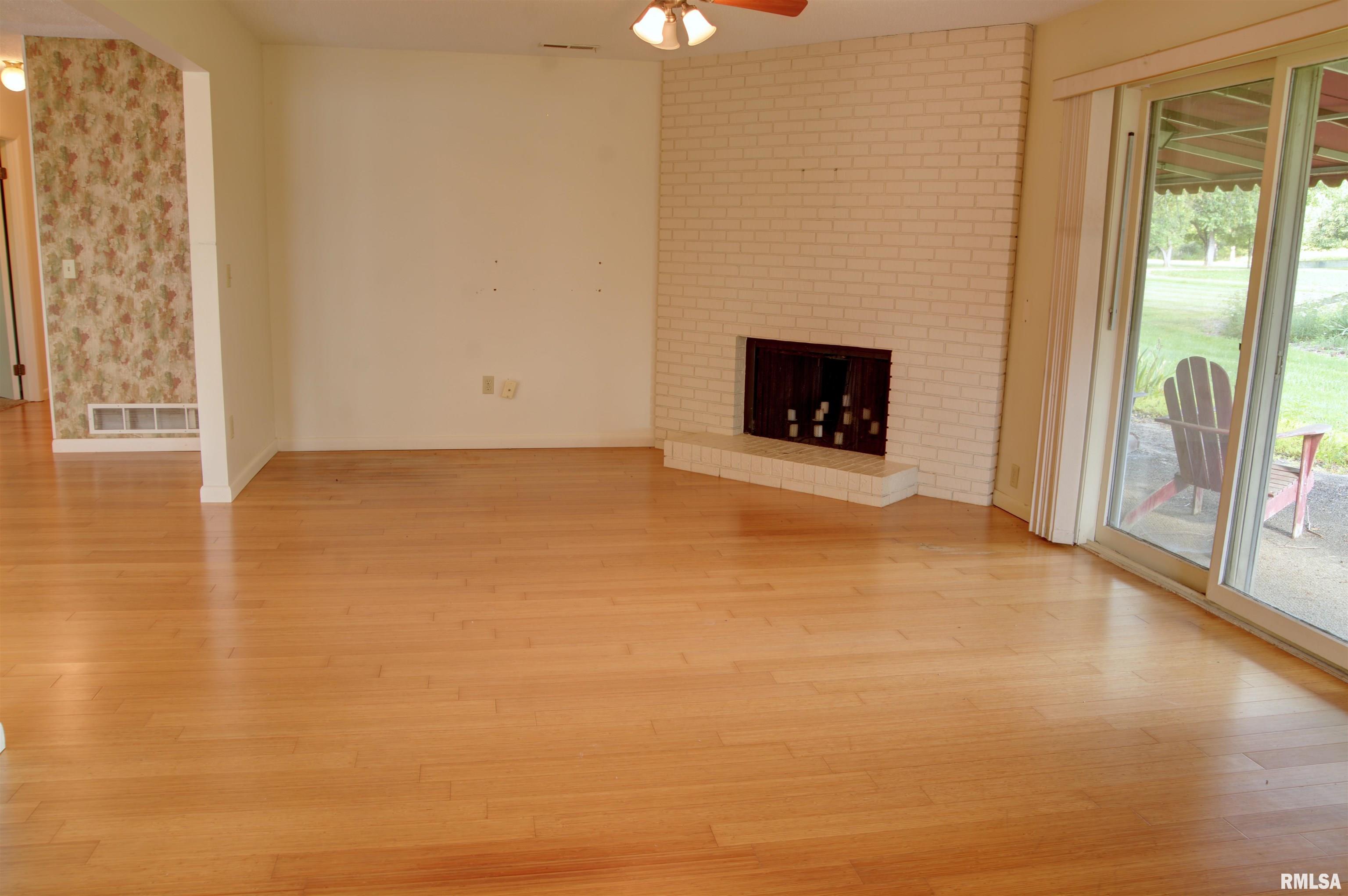 1925 Riverview Drive Macomb, IL 61455 - Photo 11 of 19