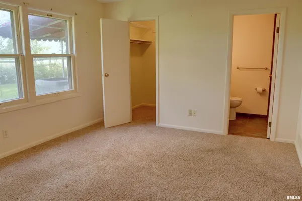 $159,500 | 1925 Riverview Drive, Macomb, IL 61455